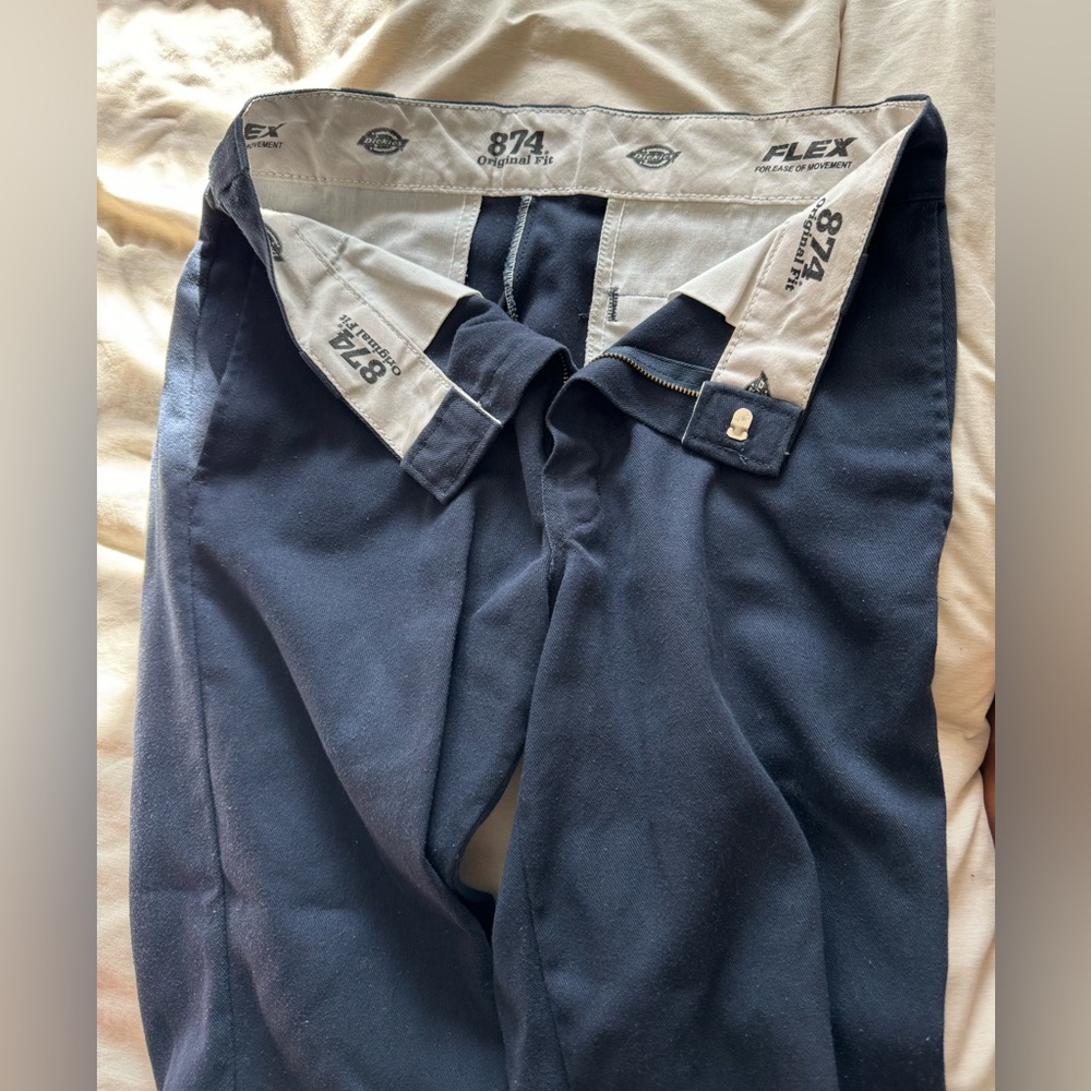 navy blue dickies flex pants. fits women size 28